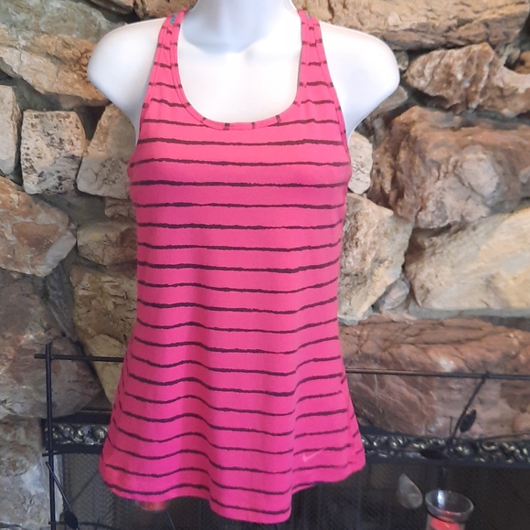 NIKE DRI FIT WORKOUT TOP SIZE M VGC! - Picture 2 of 11